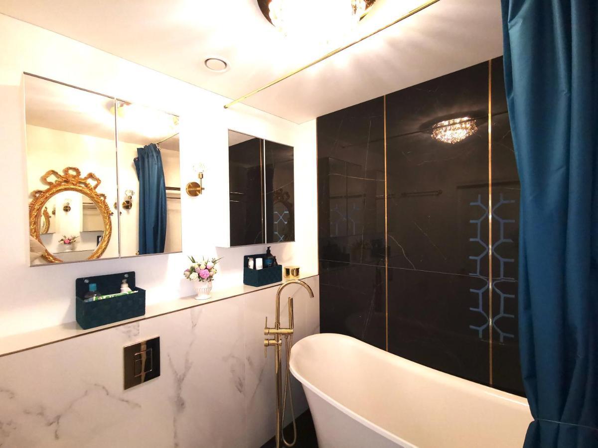 Luxury Penthouse With Large Terrace & Panoramic Old Town View Apartment วิลนีอุส ภายนอก รูปภาพ